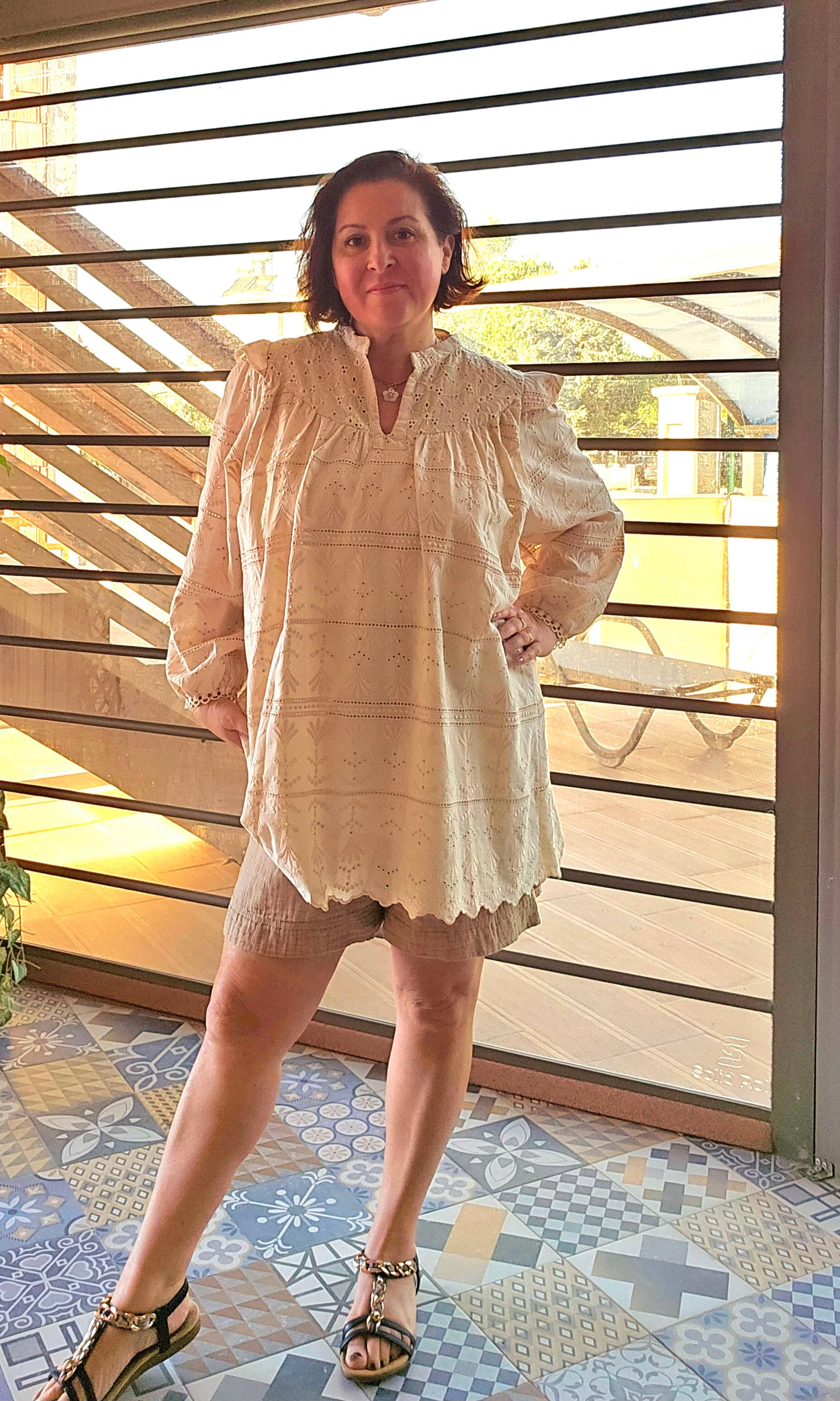 Jurk mini beige broderie