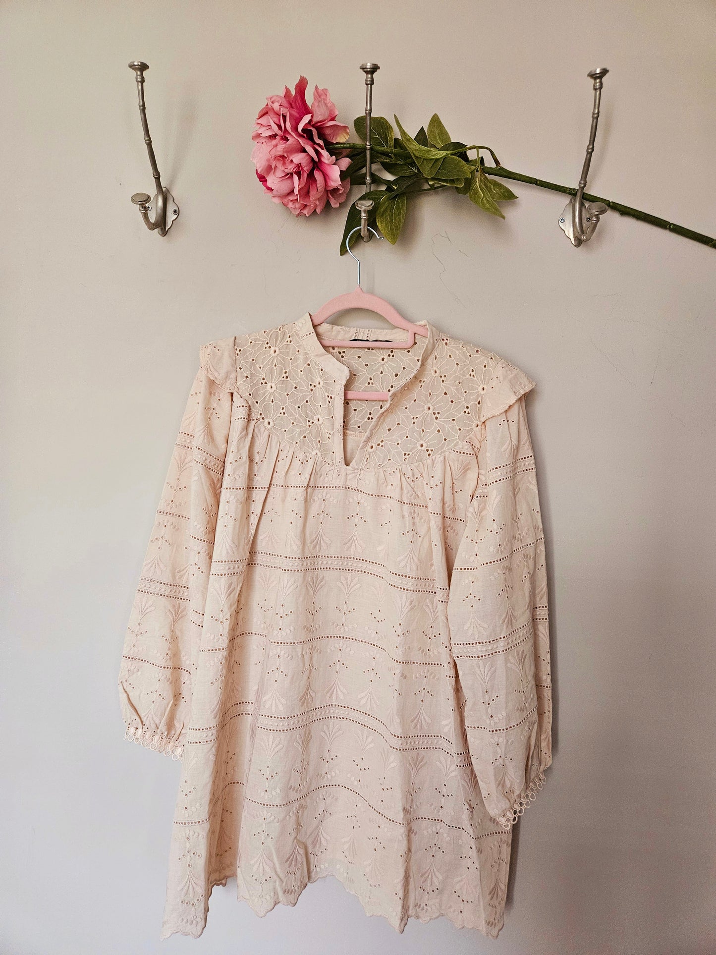 Jurk mini beige broderie